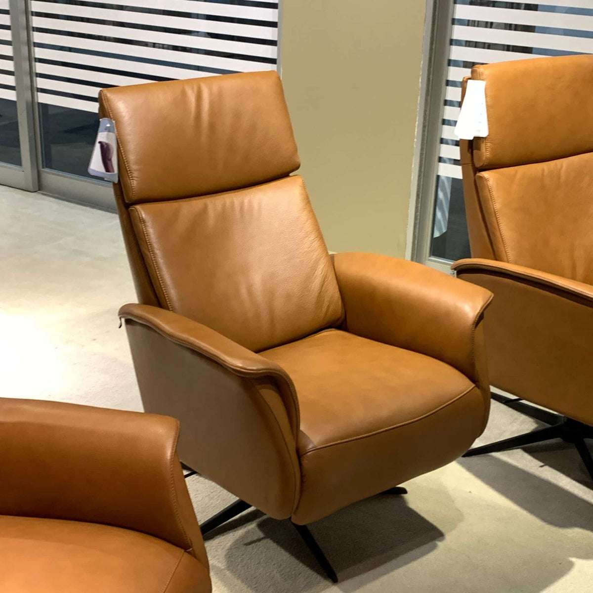 Hjort Knudsen 8007 Superior Swivel Recliner
