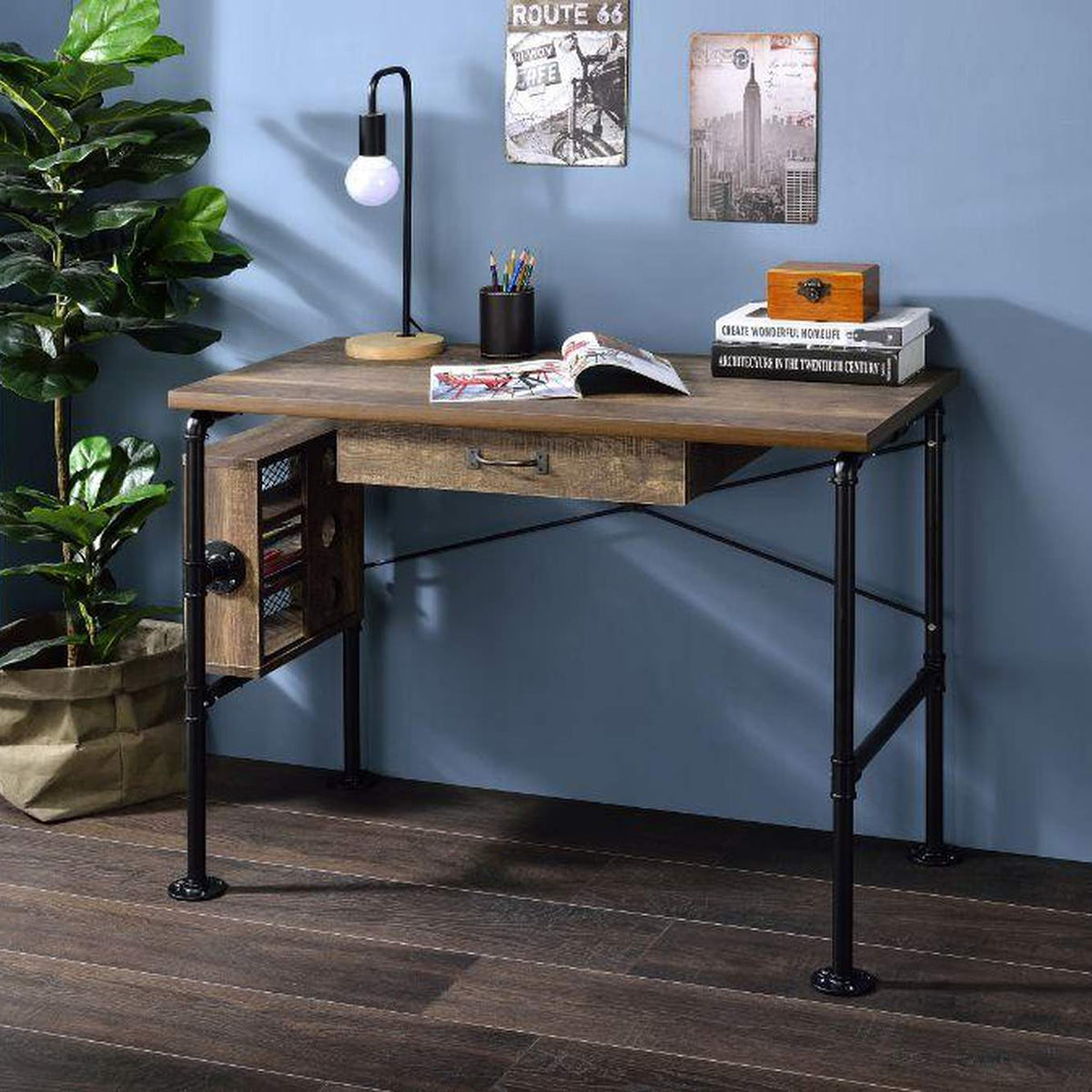 92595 Endang Writing Desk