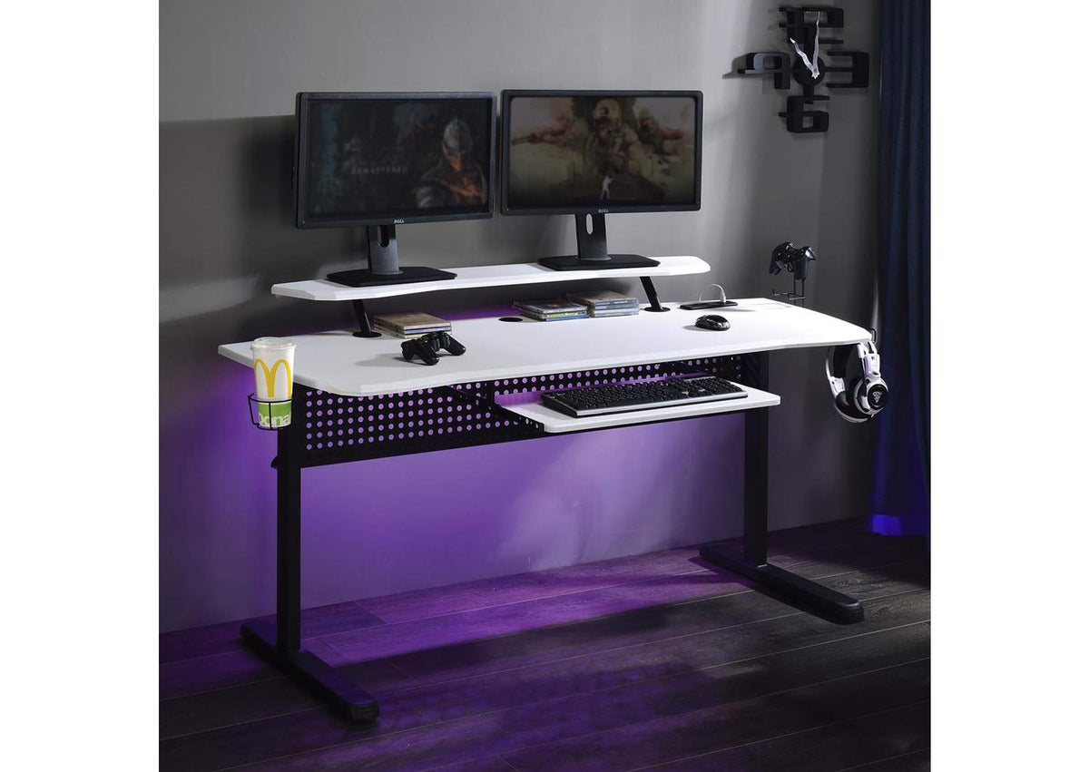 93134 Vildre Gaming Desk with USB
