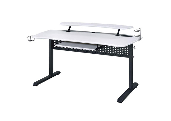 93134 Vildre Gaming Desk with USB