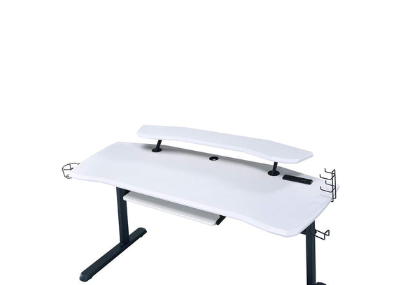 93134 Vildre Gaming Desk with USB