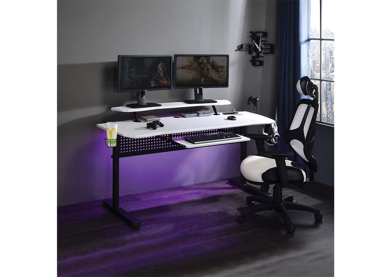 93134 Vildre Gaming Desk with USB