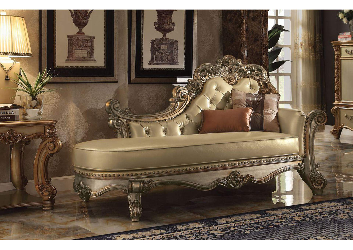 96485 Vendome Chaise with 2 Pillows