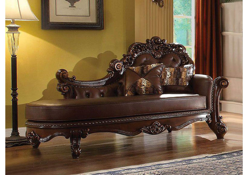 96491 Vendome Chaise with 2 Pillows