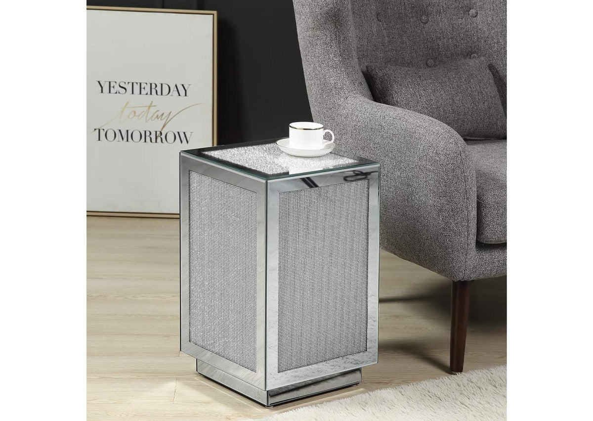 97686 Noralie Accent Table