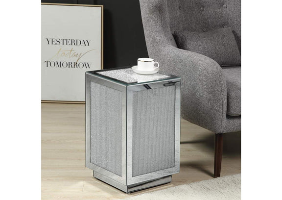 97686 Noralie Accent Table