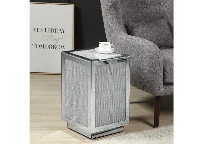 97686 Noralie Accent Table