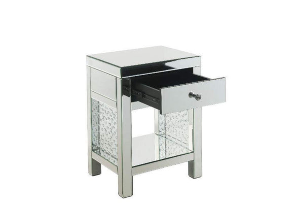 97959 Nysa Accent Table