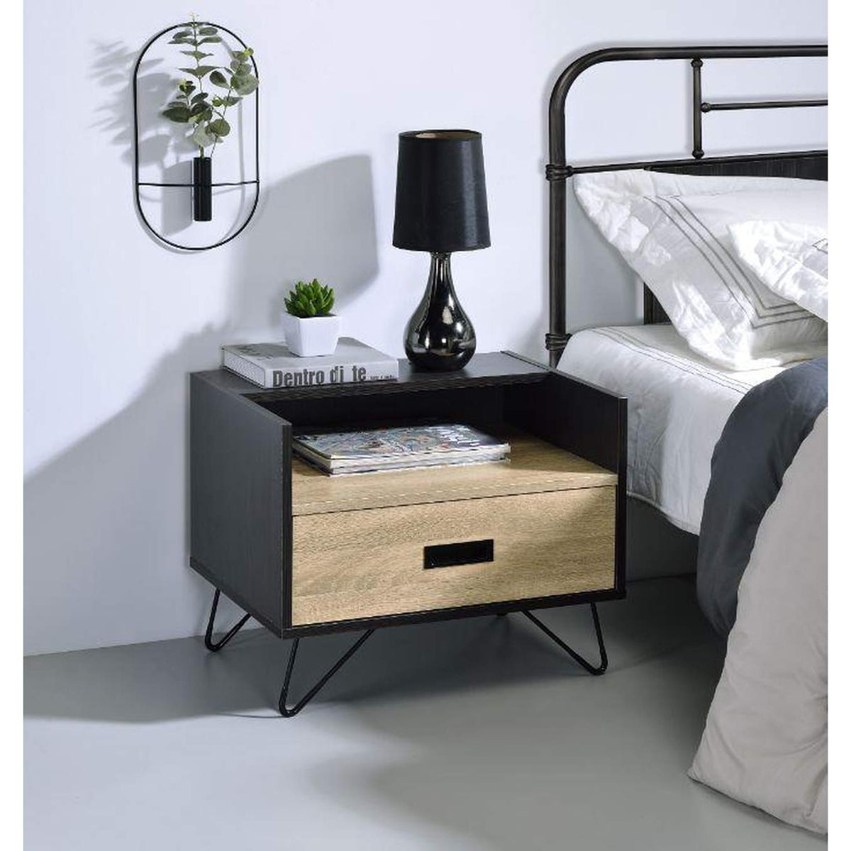 97968 Melkree Accent Table
