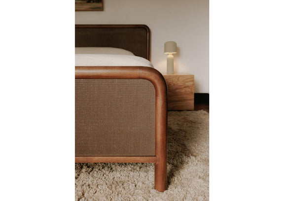 BZ-1145-03-0 Rye Queen Bed Warm Brown