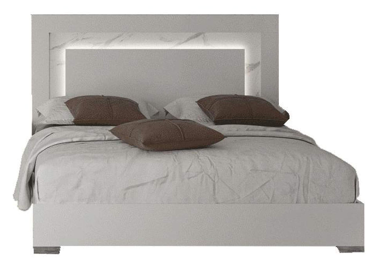 i42725 Carrara King size Bed White w/Light