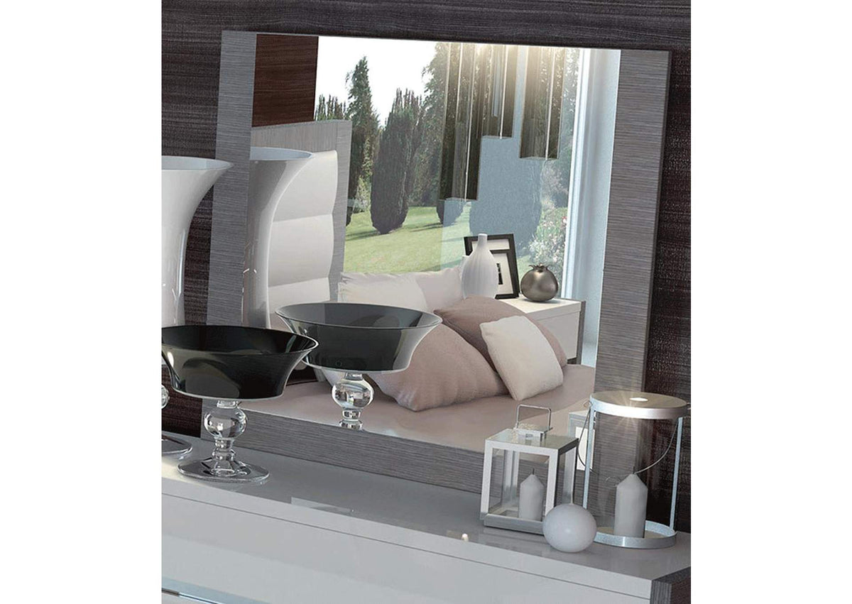 i38021 Mangano mirror