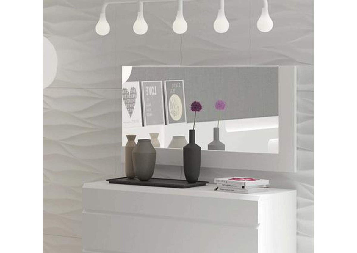 i37873 Sara mirror