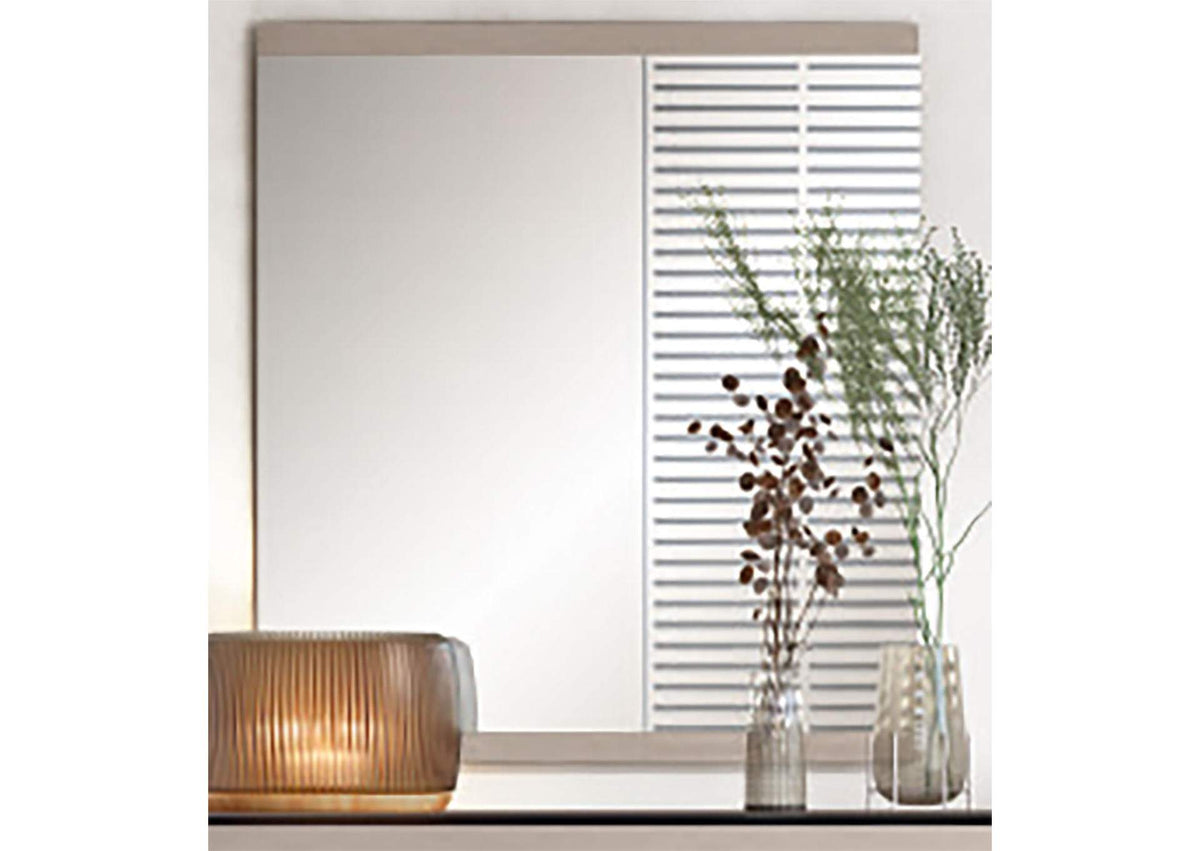i41908 Silvia Mirror