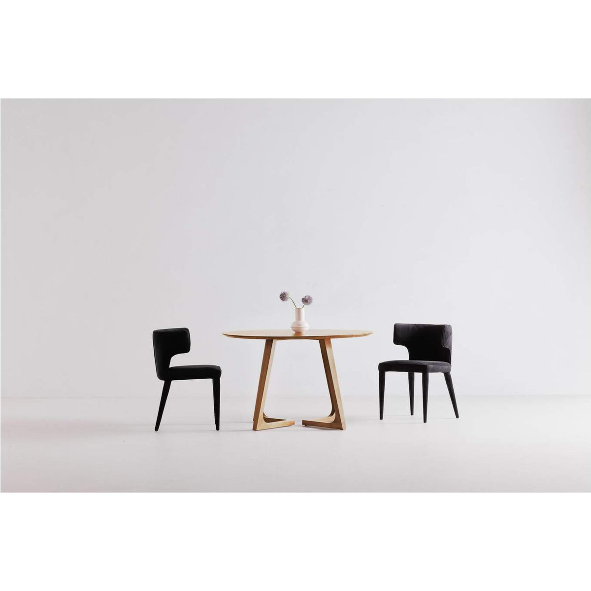 CB-1003-24-0 Godenza Round Dining Table Natural Oak