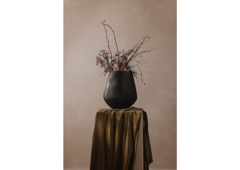 DD-1039-02 Voss Decorative Vessel Black