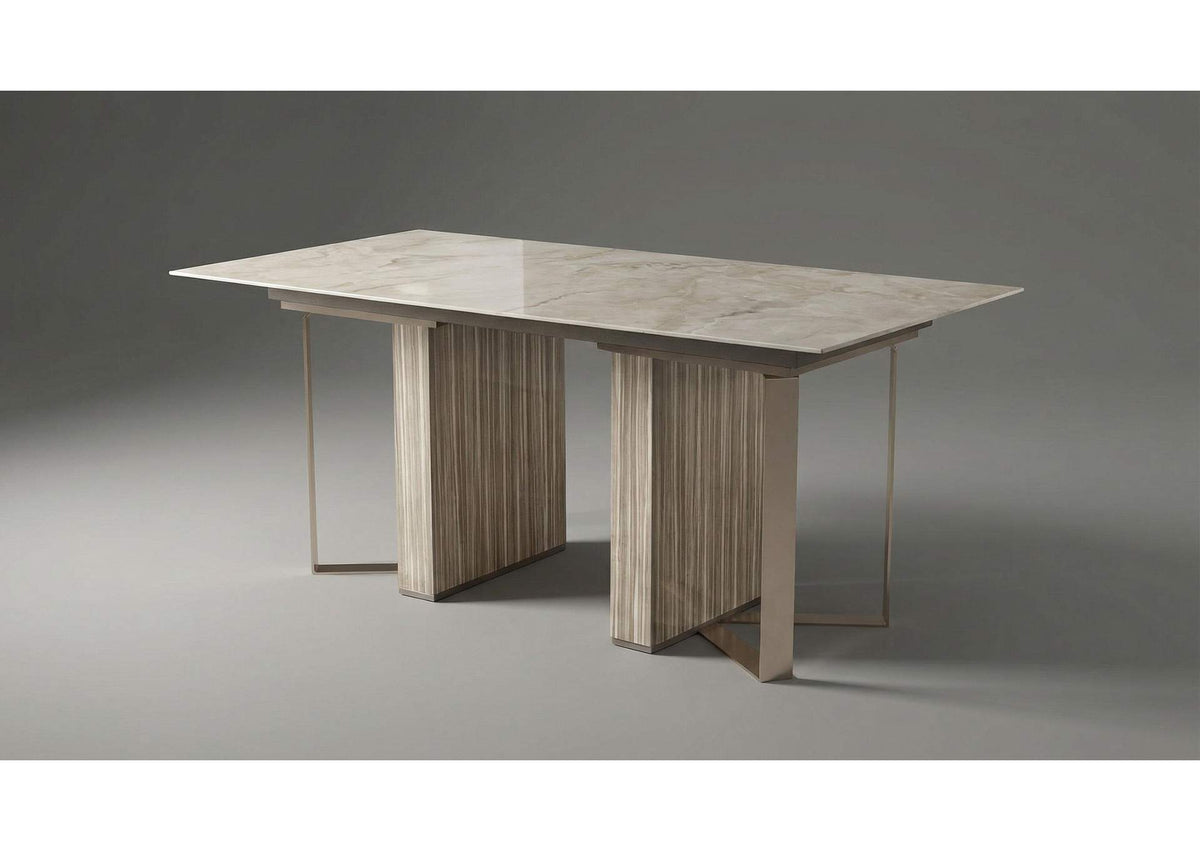 i38268 Luce Dining Table