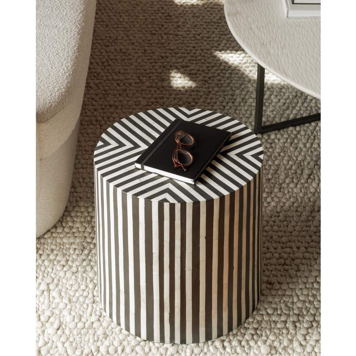 GZ-1126-02 Chameau Side Table Black