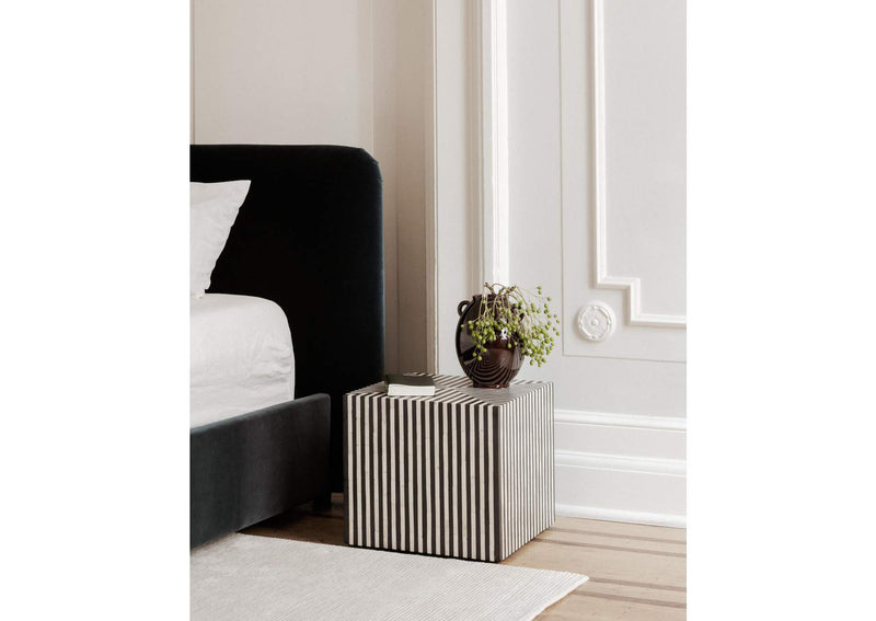 GZ-1149-37 Terning Side Table Black and White