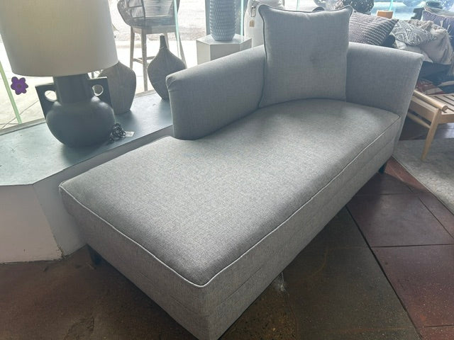 Clovis Chaise Flores Design