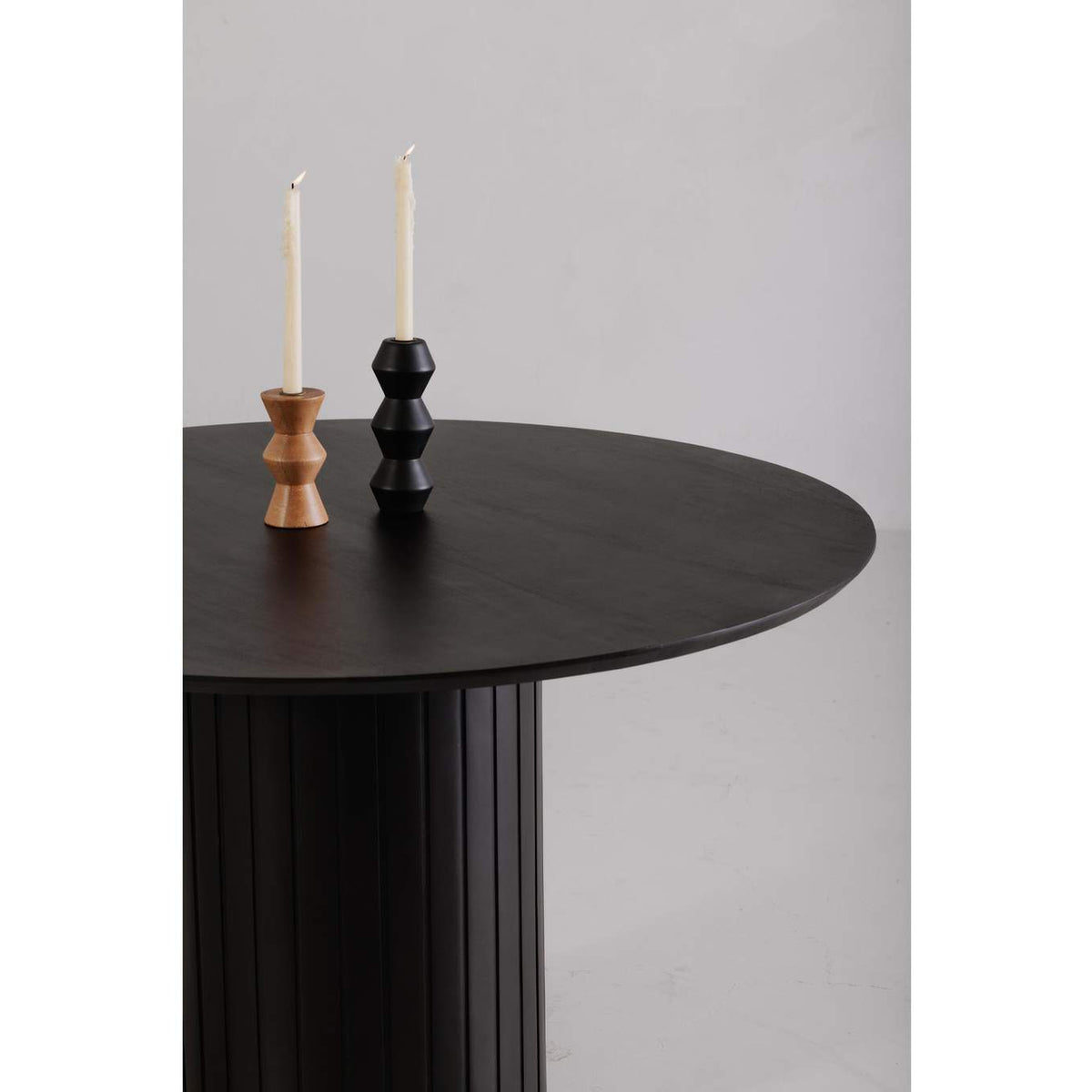 JD-1059-02-0 Povera Round Dining Table Black