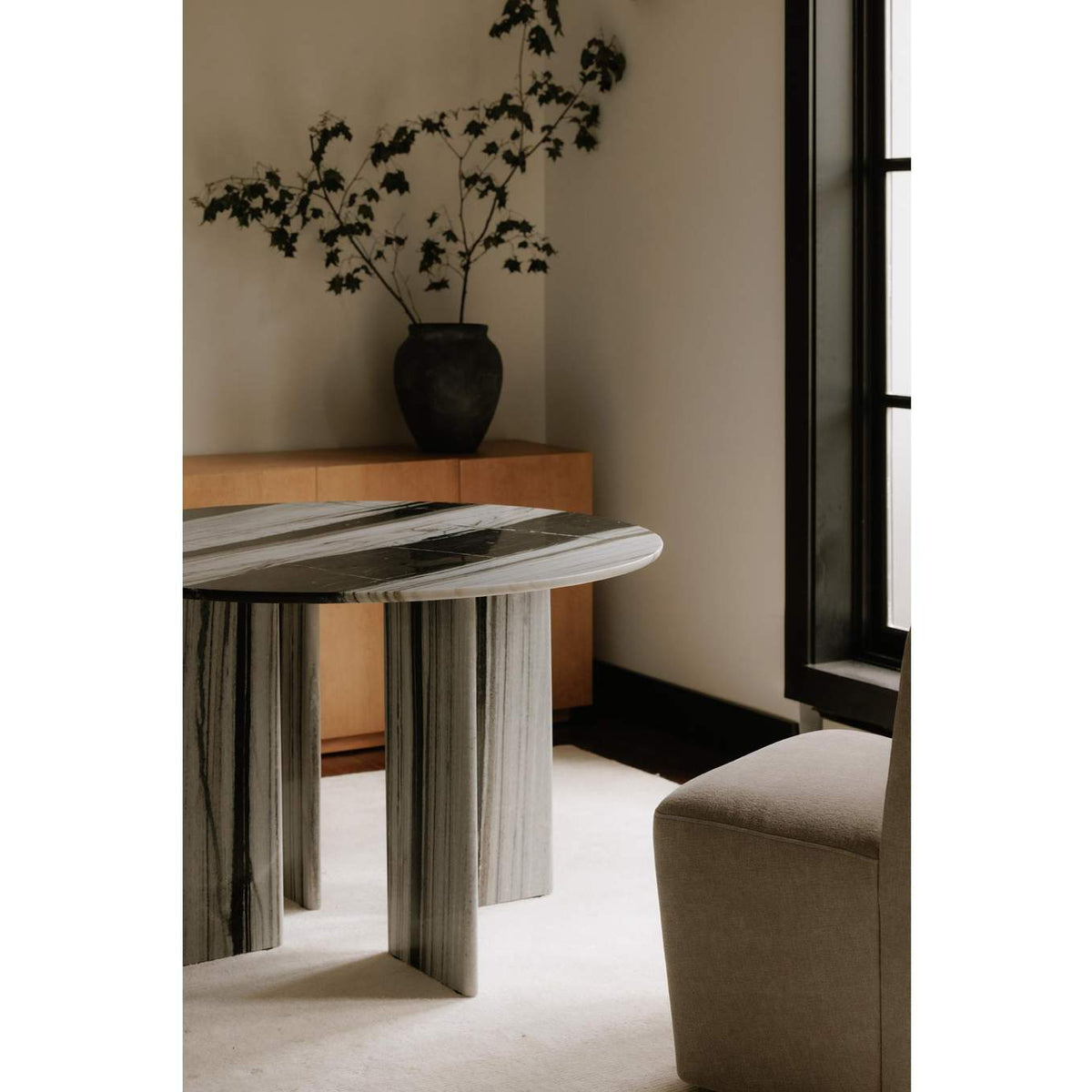 JD-1076-37-0 Celia Round Dining Table Panda Marble