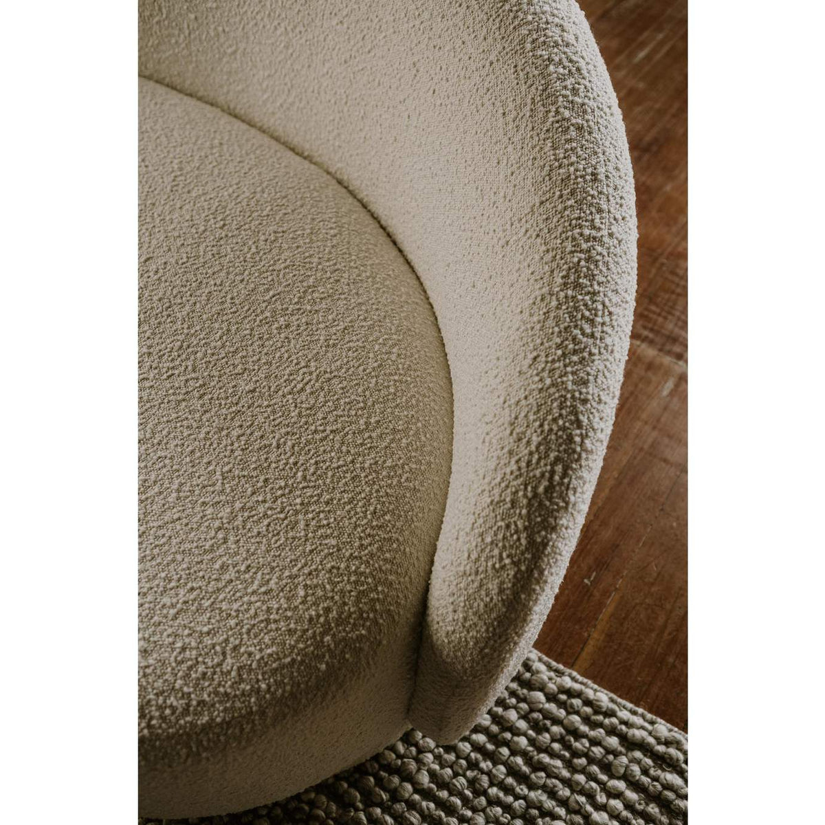 JM-1009-05 Excelsior Sofa Cream