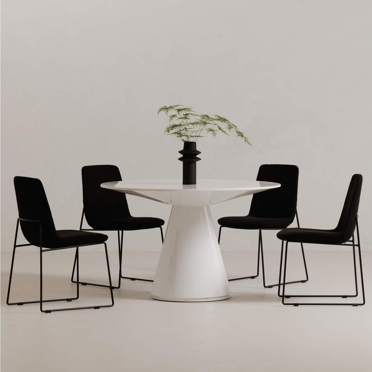 KC-1028-18-0 Otago 47In Round Dining Table White
