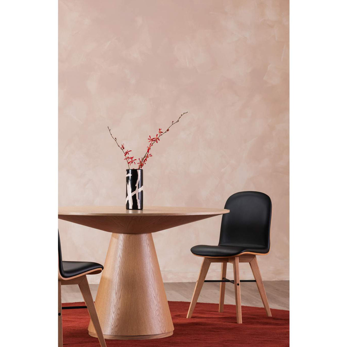KC-1028-24-0 Otago 47In Round Dining Table Oak