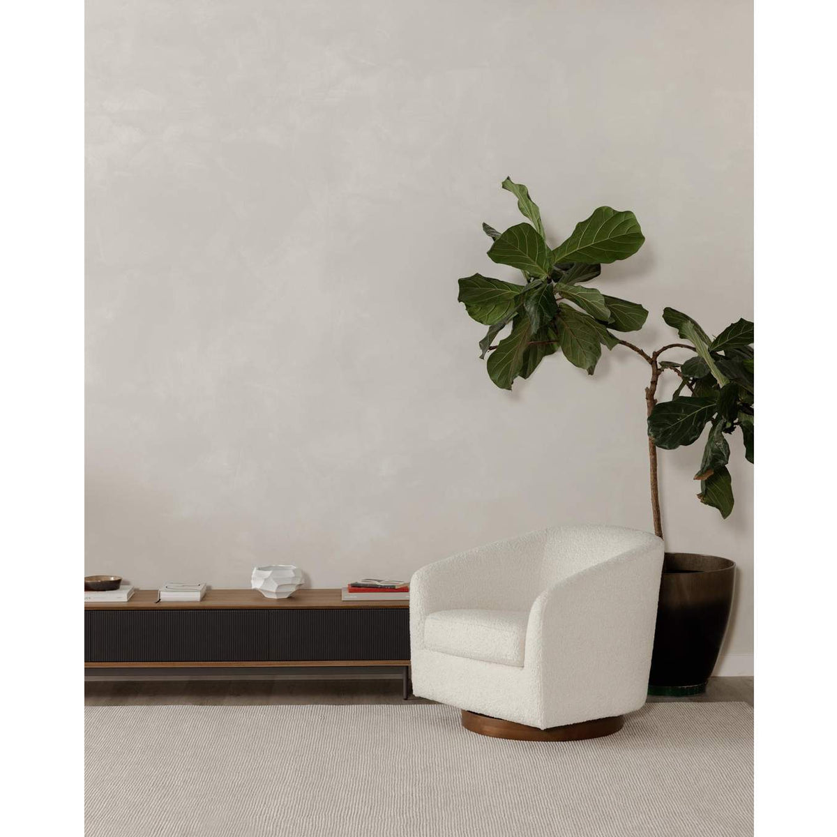 KQ-1015-24-USA Oscy Swivel Chair Faux Shearling White