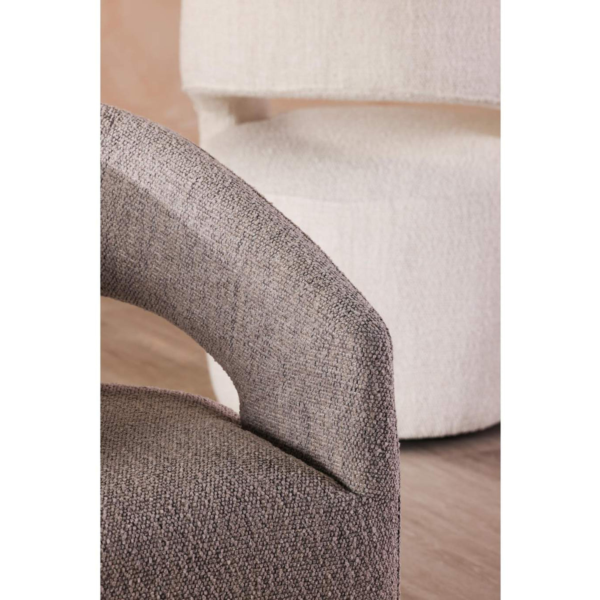 KQ-1024-18-USA Barrow Rolling Dining Chair White Mist