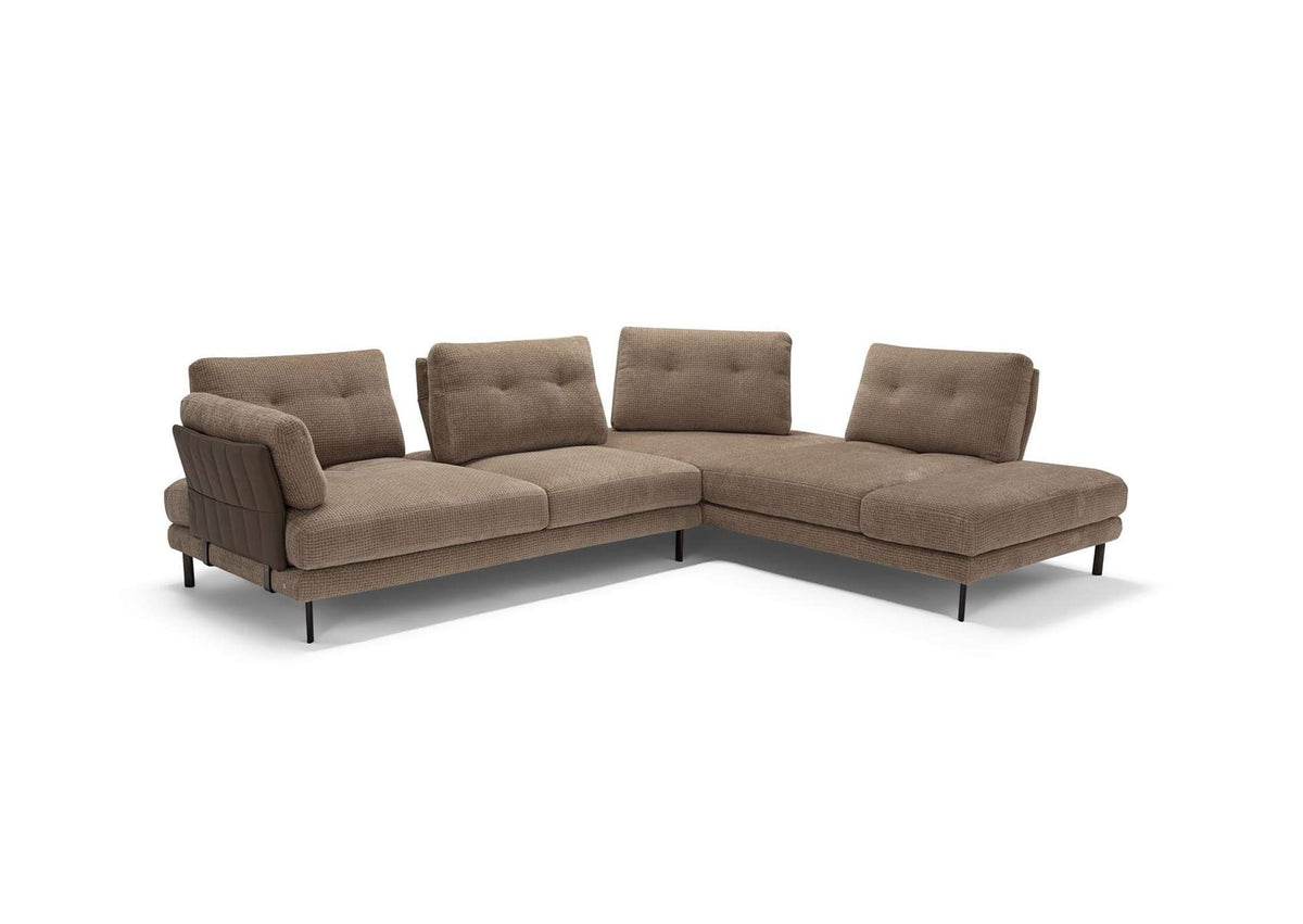 i42614 Lara Sectional in Fabric & Leather