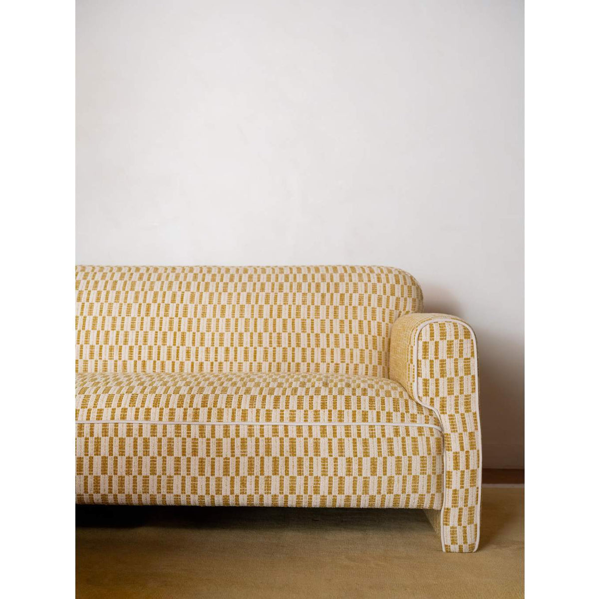 OA-1076-08 Leo Sofa Chartreuse