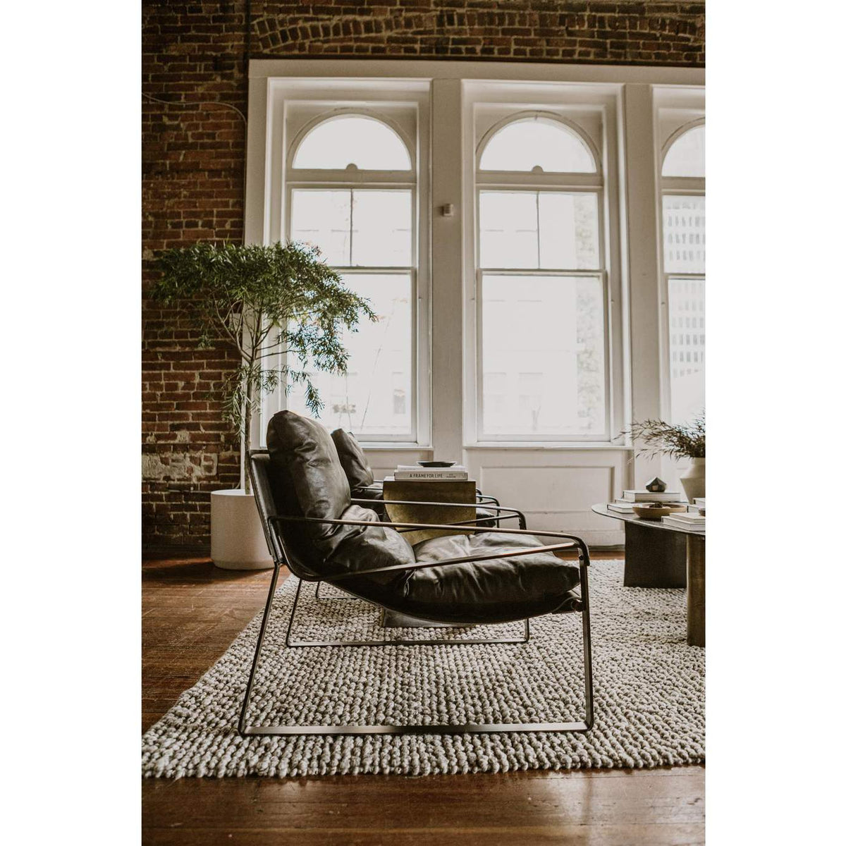 PK-1044-02 Connor Club Chair Black