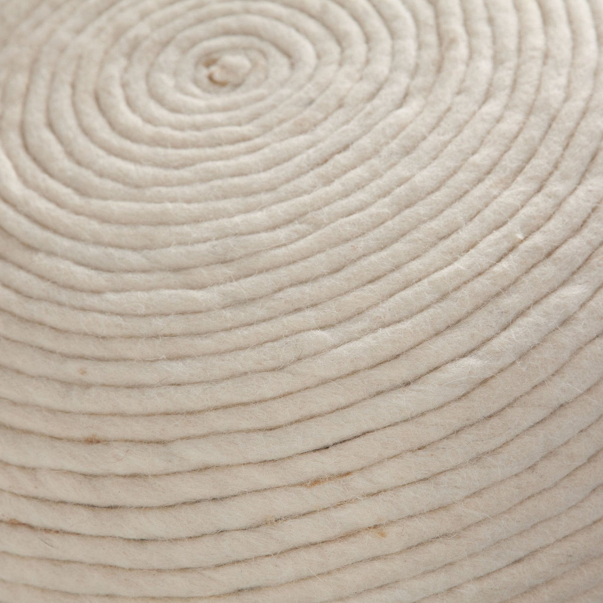 Round Pouf