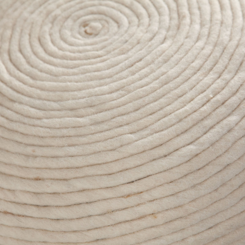 Round Pouf