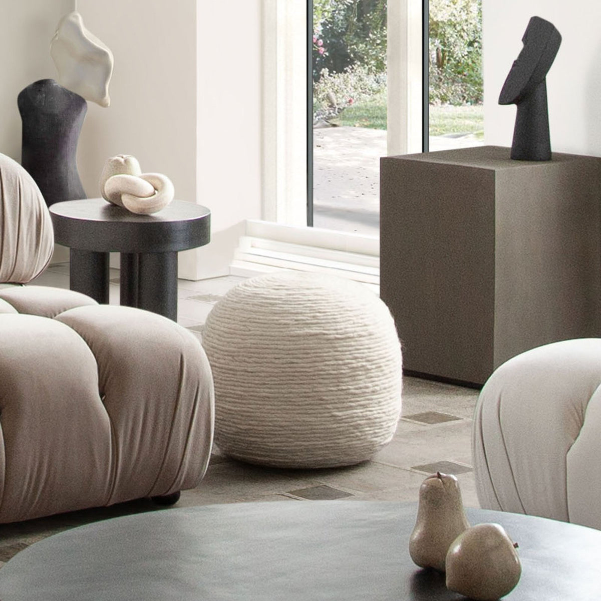 Round Pouf
