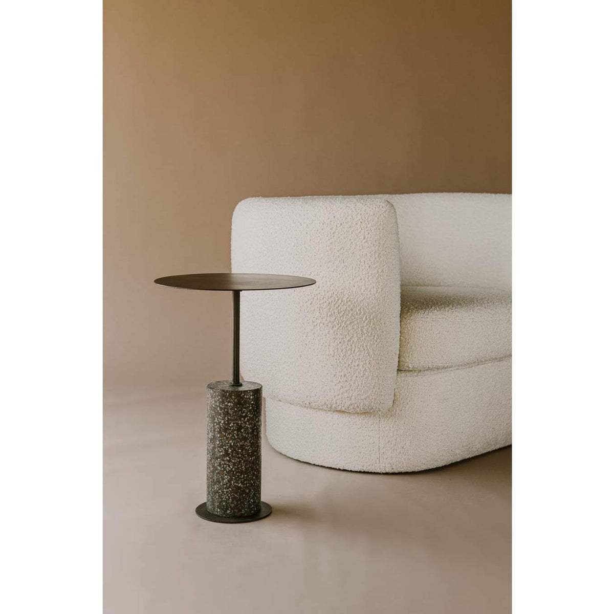 QJ-1018-02-0 Lillith Accent Table Black