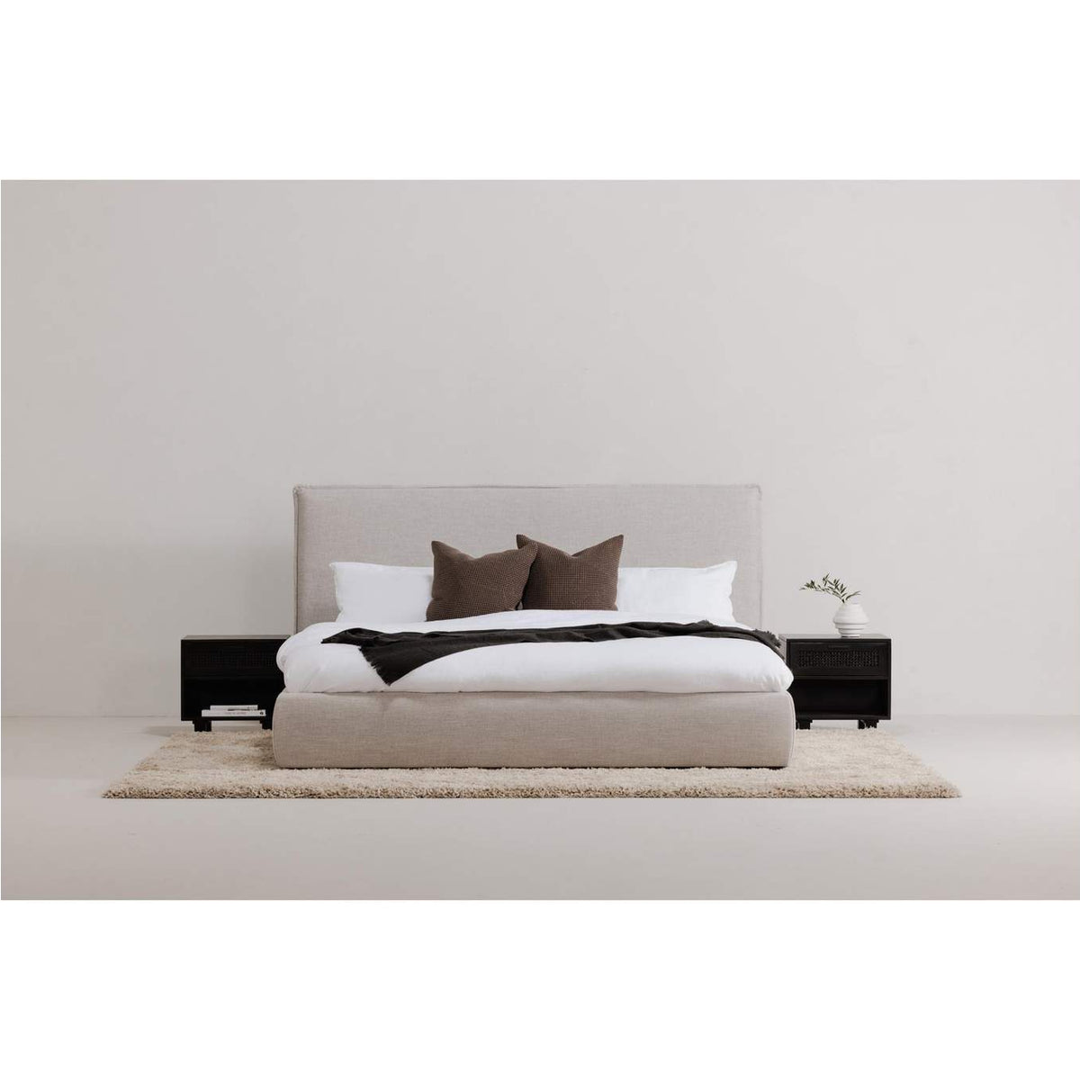 RN-1129-40-0 Luzon Queen Bed Light Grey