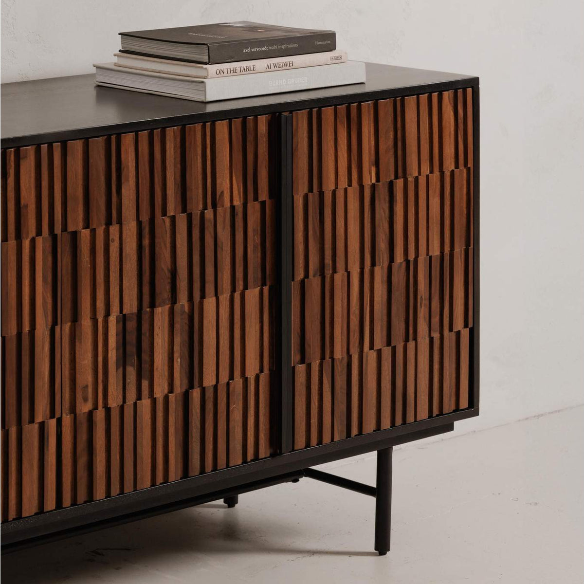 RP-1004-02 Jackson Sideboard Black