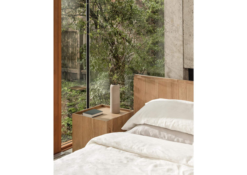 RP-1040-24-0 Plank Queen Bed