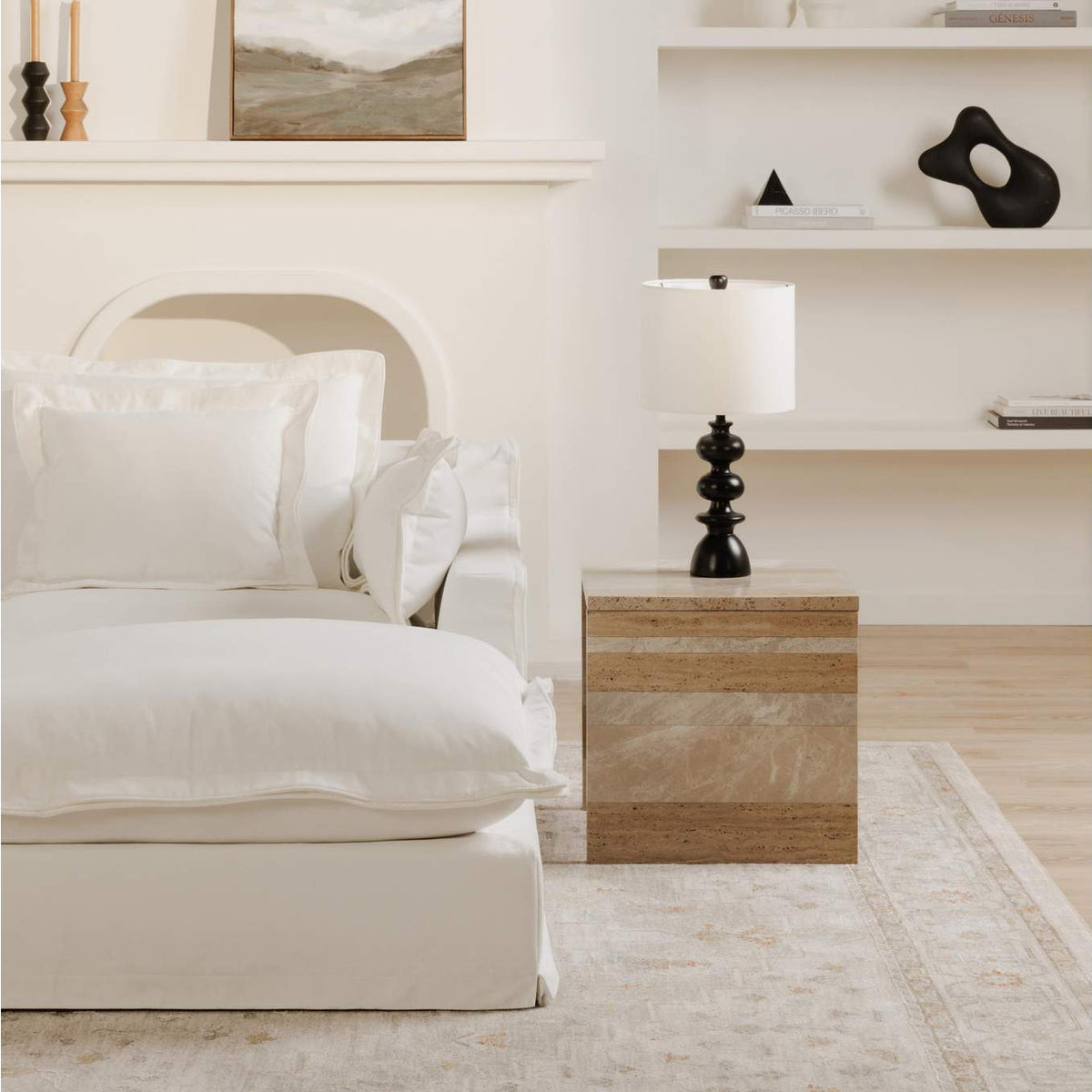 UB-1024-18 Olivia Ottoman White