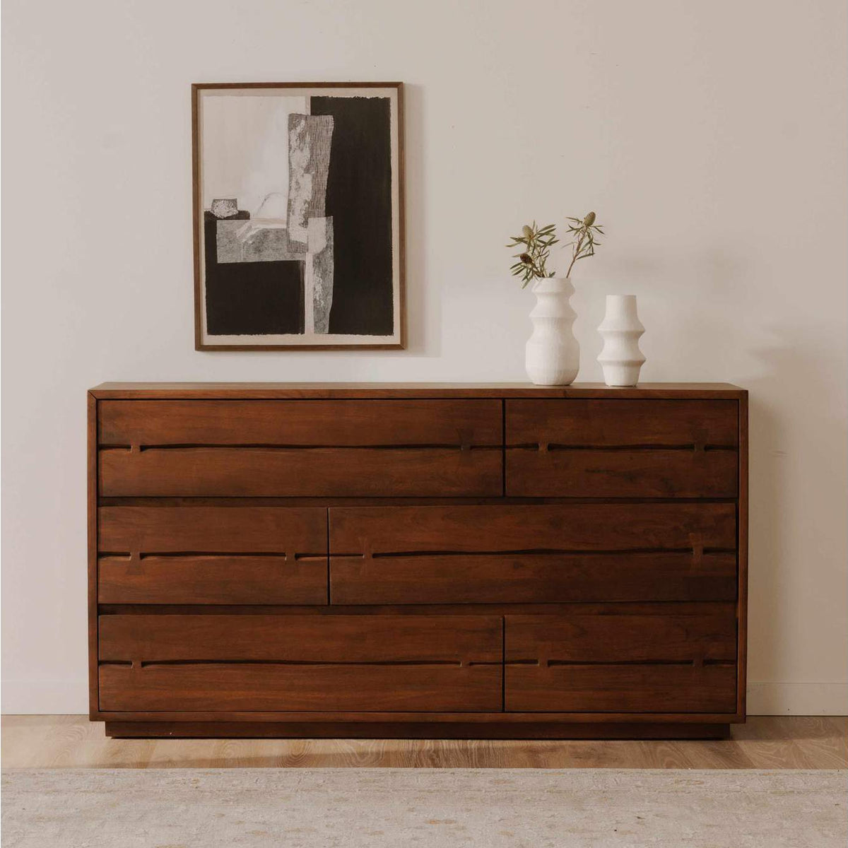 VE-1044-03 Madagascar Dresser