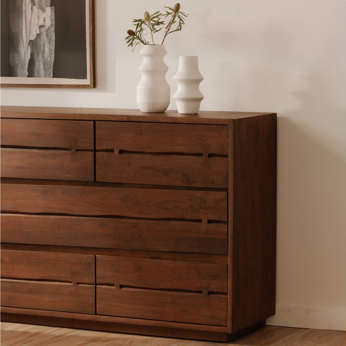VE-1044-03 Madagascar Dresser