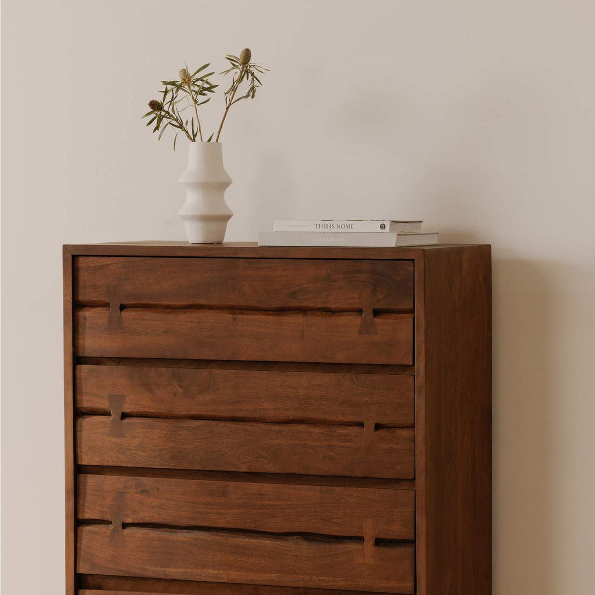 VE-1045-03 Madagascar Chest