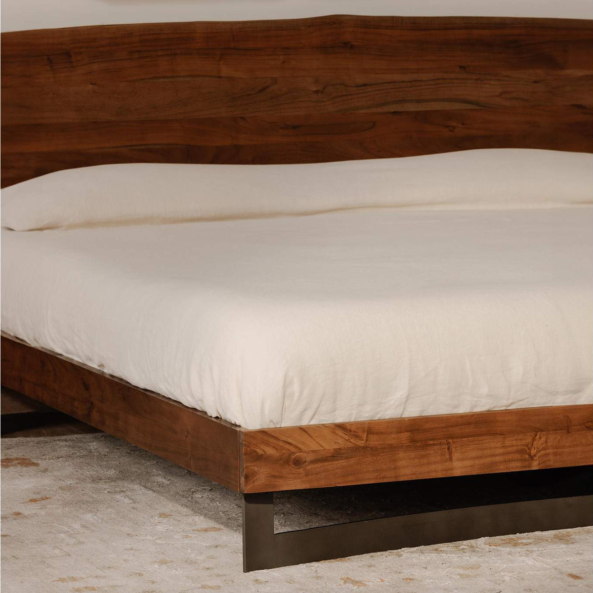 VE-1087-03-0 Bent Queen Size Bed Brown