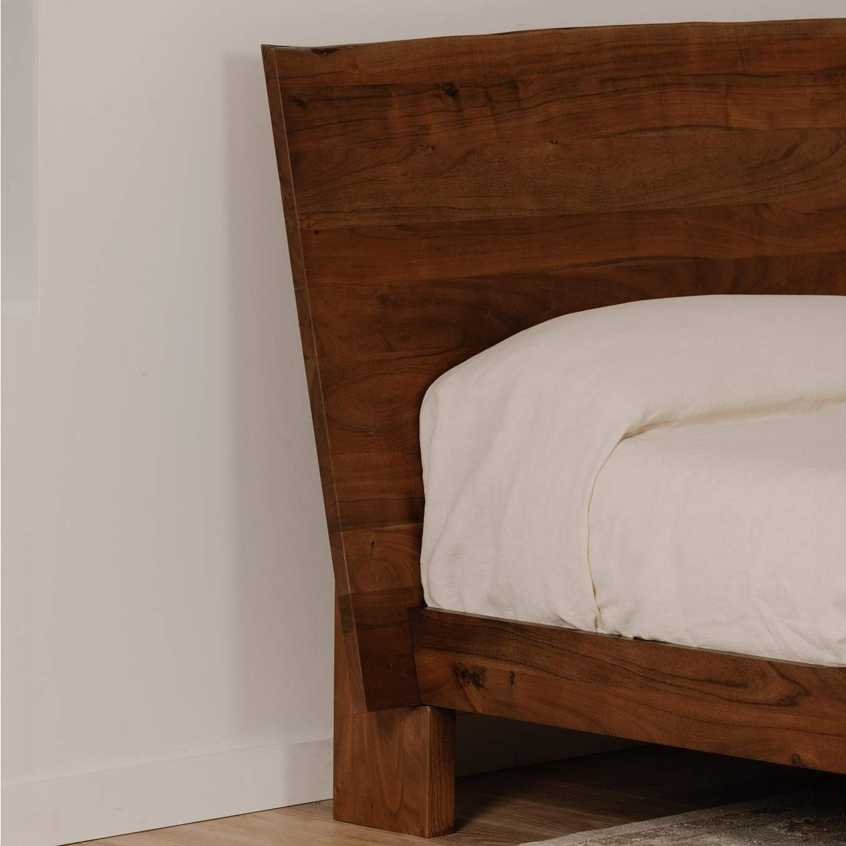 VE-1088-03-0 Bent King Size Bed Brown