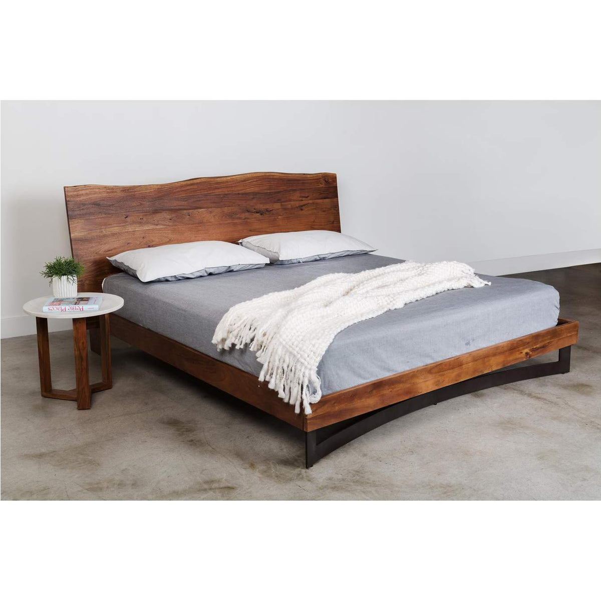 VE-1088-03-0 Bent King Size Bed Brown