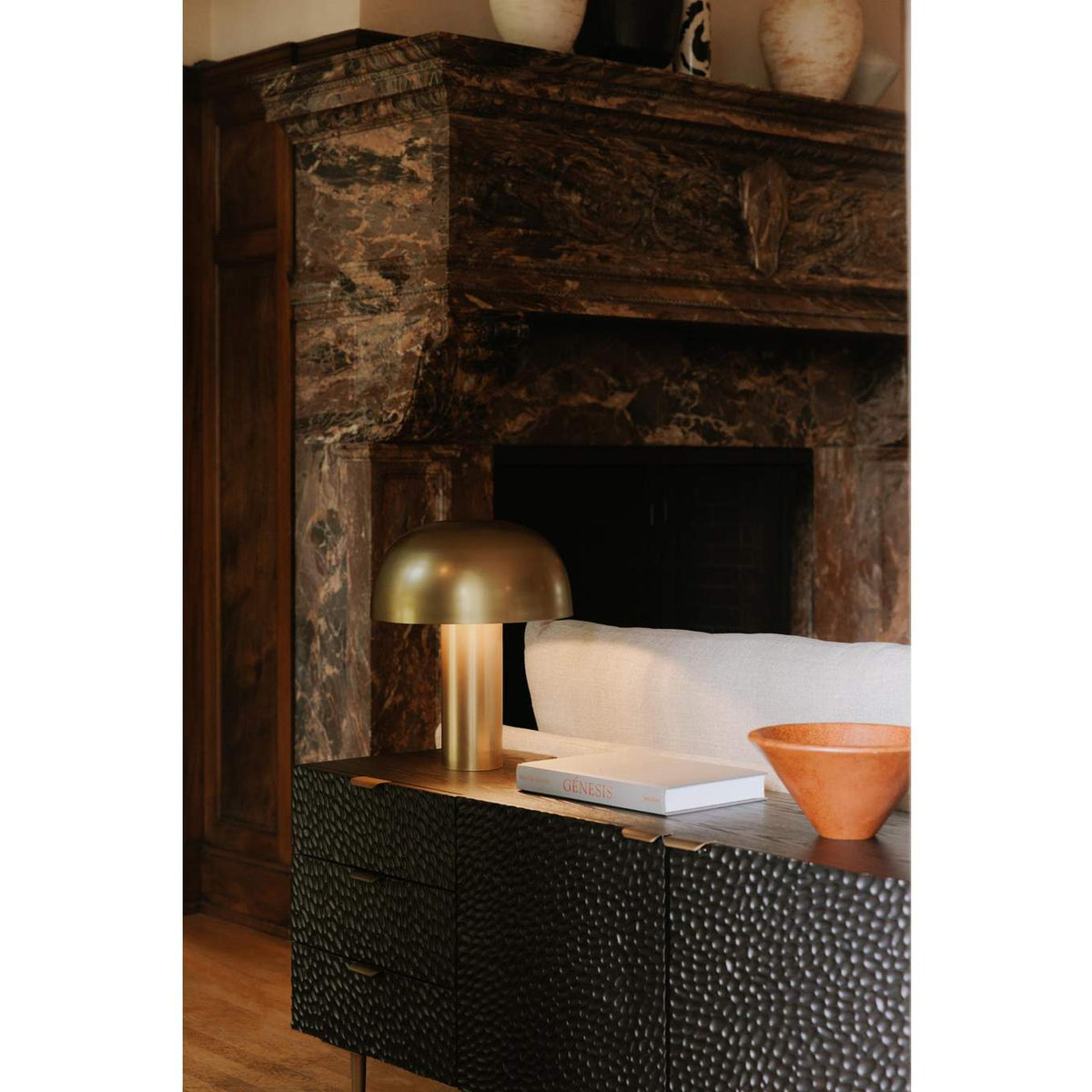 VL-1054-02 Breu Sideboard Black