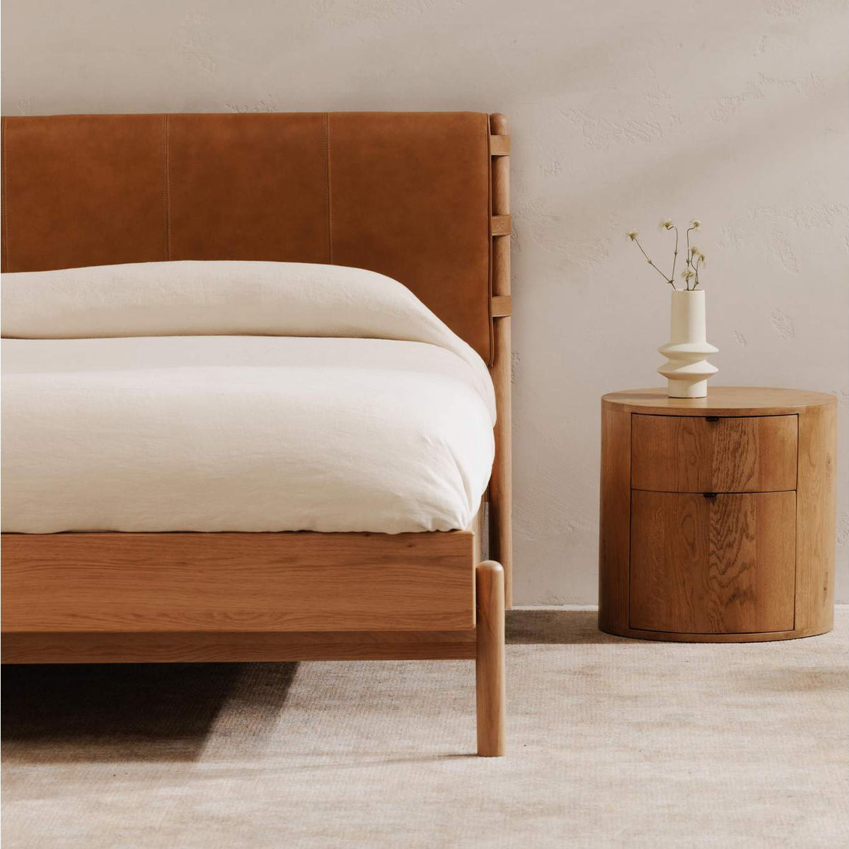 YC-1045-24-0 Colby Queen Bed Brown